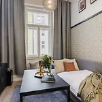 Royal By Michal&friends Praga